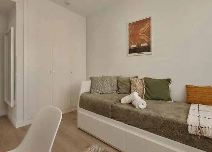 Enclave * إِستيبونا